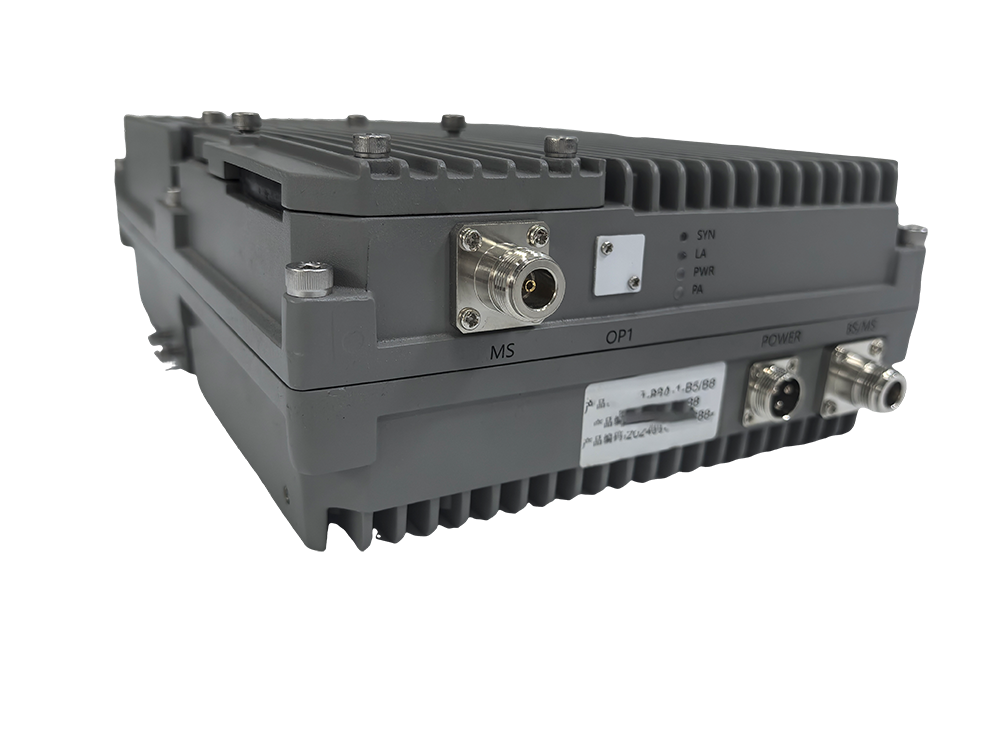  宜黄三频手机信号接收器2000㎡